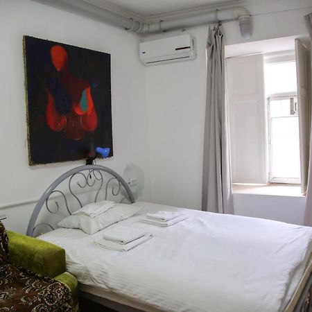 In The Center Of The City 2Rooms Tbilisi Buitenkant foto