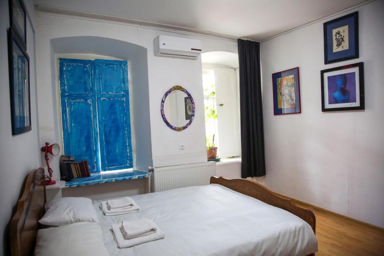 In The Center Of The City 2Rooms Tbilisi Buitenkant foto