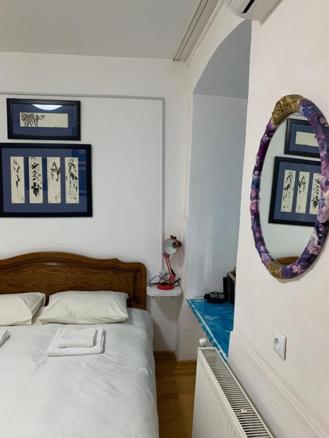 In The Center Of The City 2Rooms Tbilisi Buitenkant foto