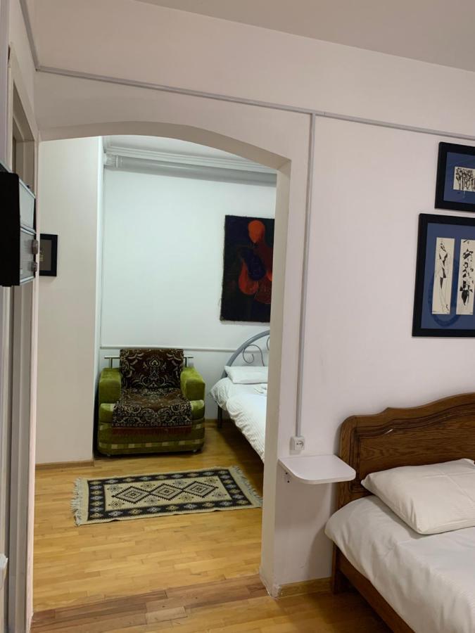 In The Center Of The City 2Rooms Tbilisi Buitenkant foto
